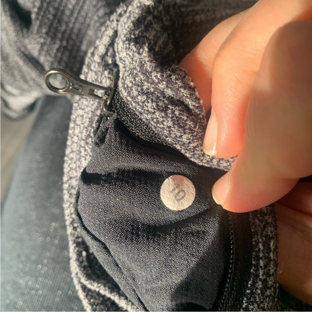 Lululemon Half Zip 🩶🖤🤍 - Picture 15 of 16